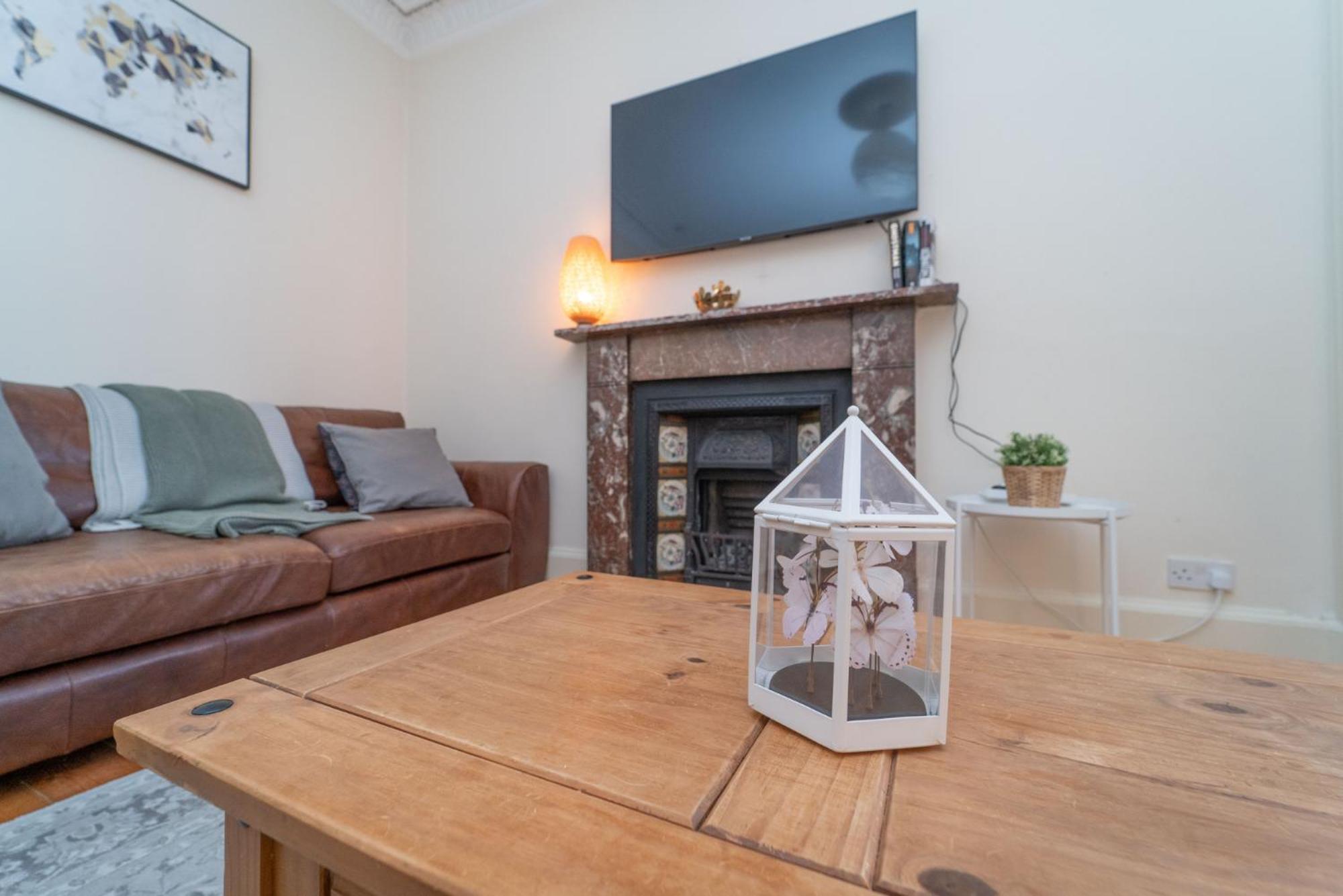 Large City Corner Apartment Edinburgh Exterior photo